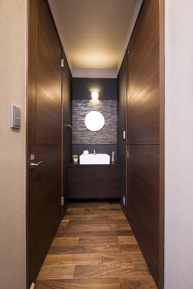 トヨタホーム 【65坪以下/インナーガレージ】テーマは「外に閉じ、内に開く」。想像以上の明るさと広がりを叶えた住まいの建築実例画像9