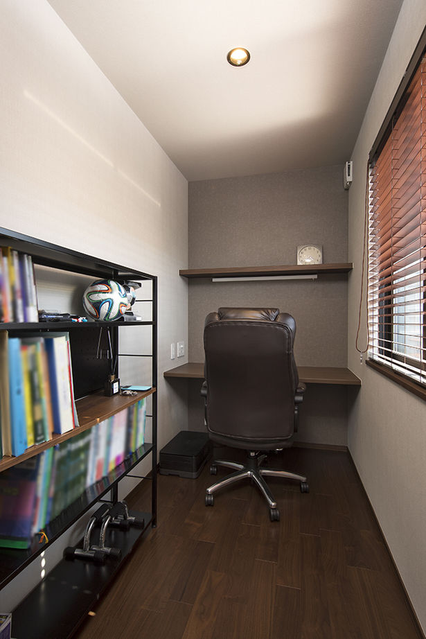 トヨタホーム 【65坪以下/インナーガレージ】テーマは「外に閉じ、内に開く」。想像以上の明るさと広がりを叶えた住まいの建築実例画像11