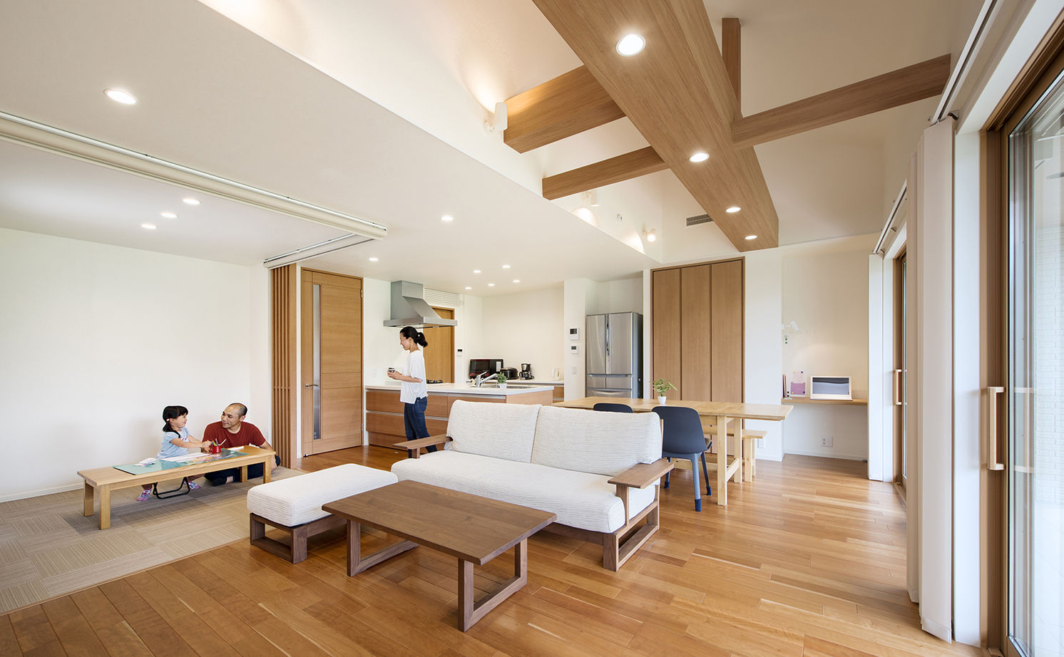 トヨタホーム 【40坪以下/全館空調/大開口】家事移動が少ない平屋建て。開放的なリビング・ダイニングは極上の癒し空間の建築実例画像3