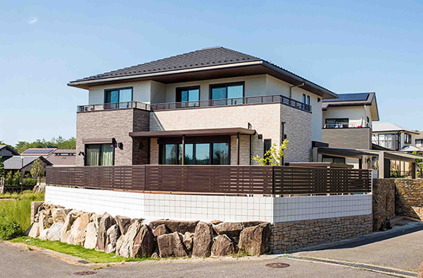 トヨタホーム 外とつながる34帖の広々LDK。生活動線を考えた収納計画で常に美しい住まいの建築実例画像1