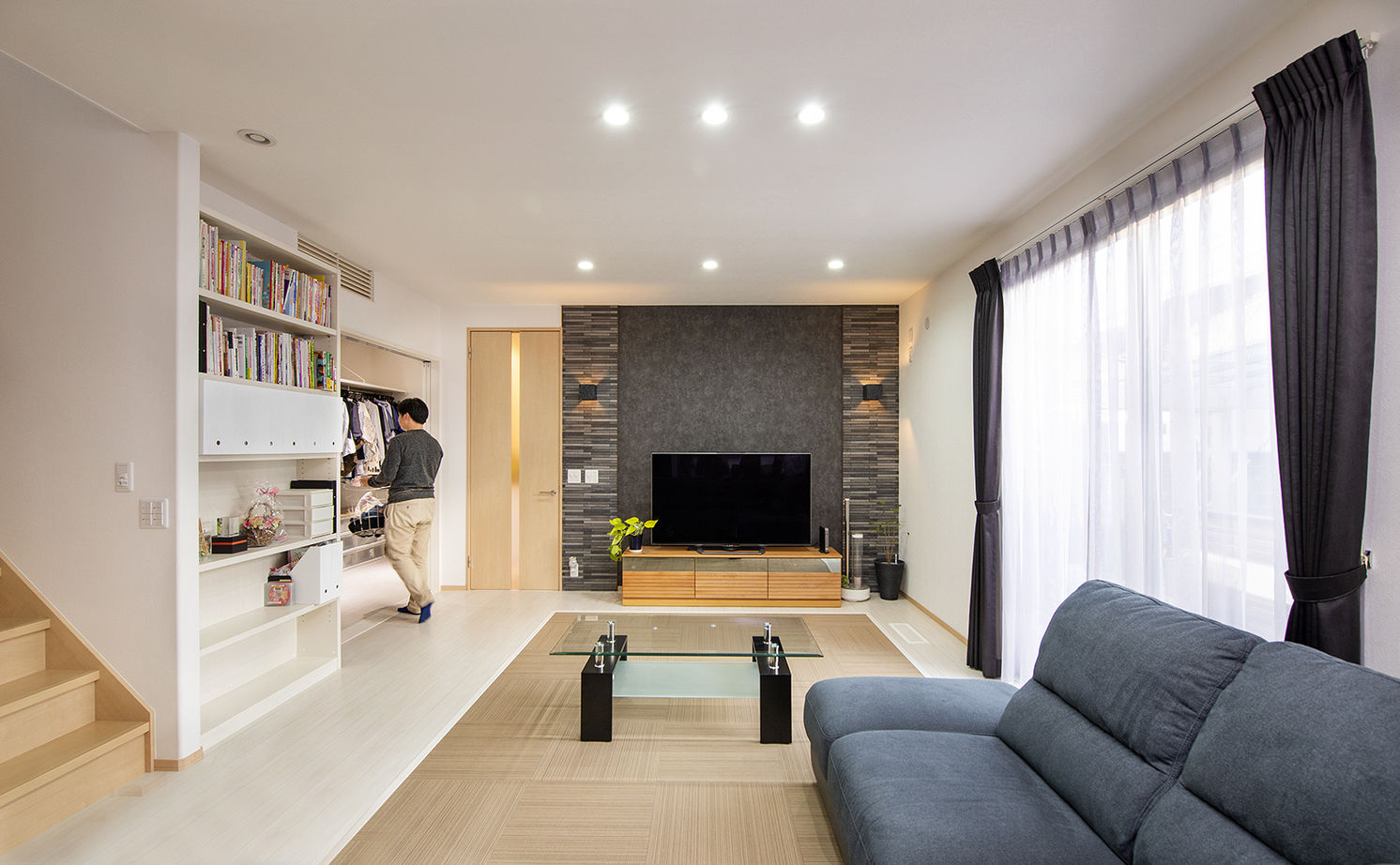 トヨタホーム 【50坪以下/全館空調/太陽光発電】ZEHを採用し「冬暖かく夏涼しく」。収納の工夫ですっきり大空間の家にの建築実例画像5