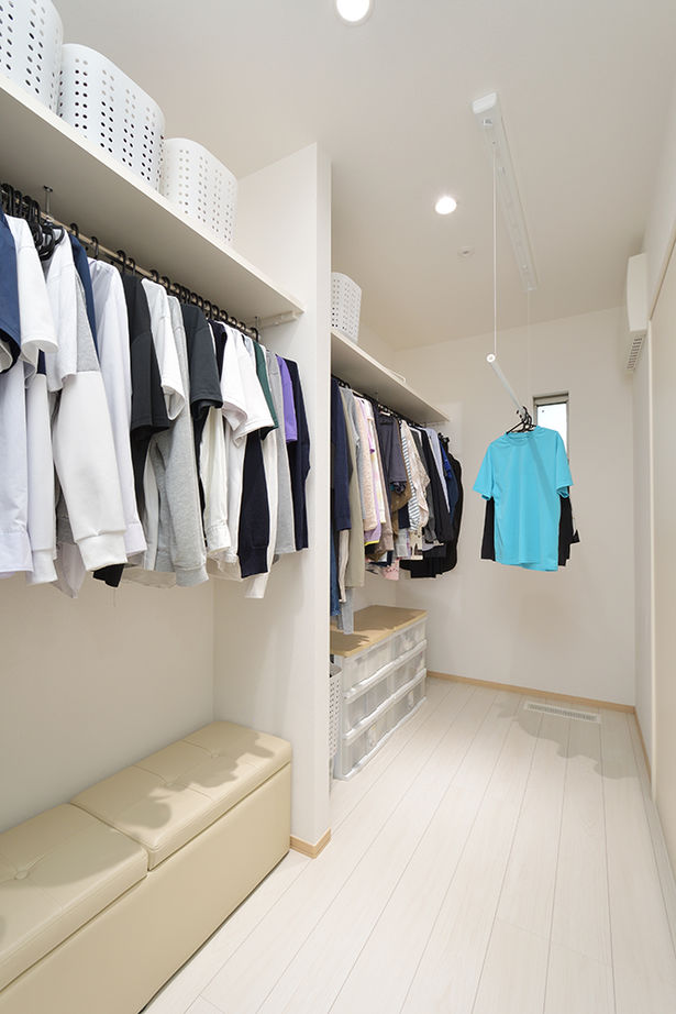 トヨタホーム 【50坪以下/全館空調/太陽光発電】ZEHを採用し「冬暖かく夏涼しく」。収納の工夫ですっきり大空間の家にの建築実例画像7