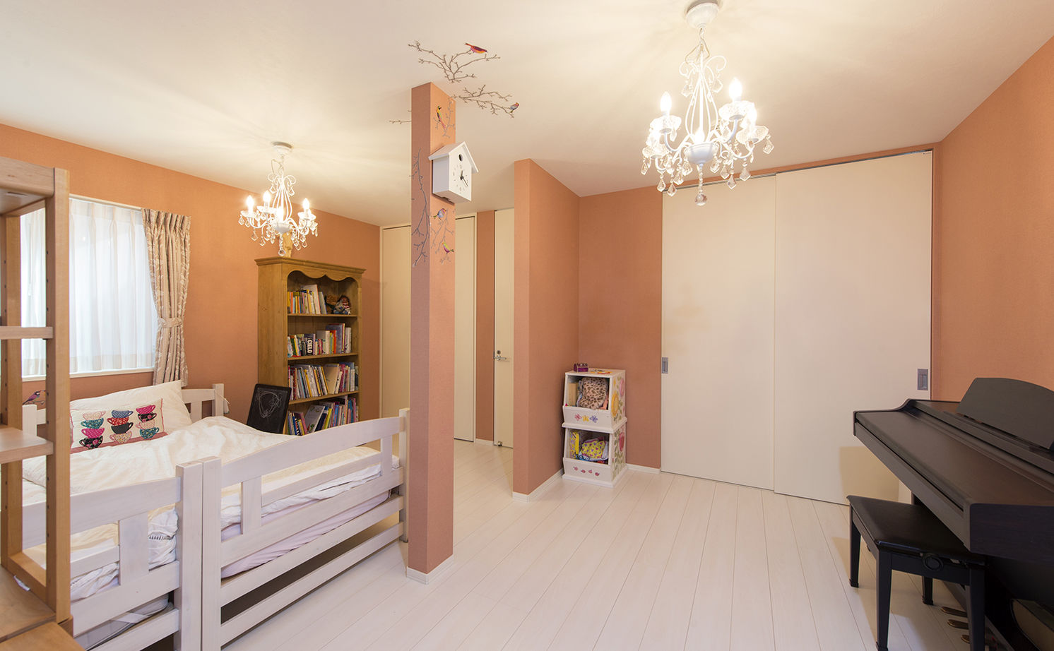 トヨタホーム 【65坪以下/屋上/大開口】明るさと開放感を重視の広々LDKを2階に。家族5人がゆったり暮らせる都市の3階建ての建築実例画像12