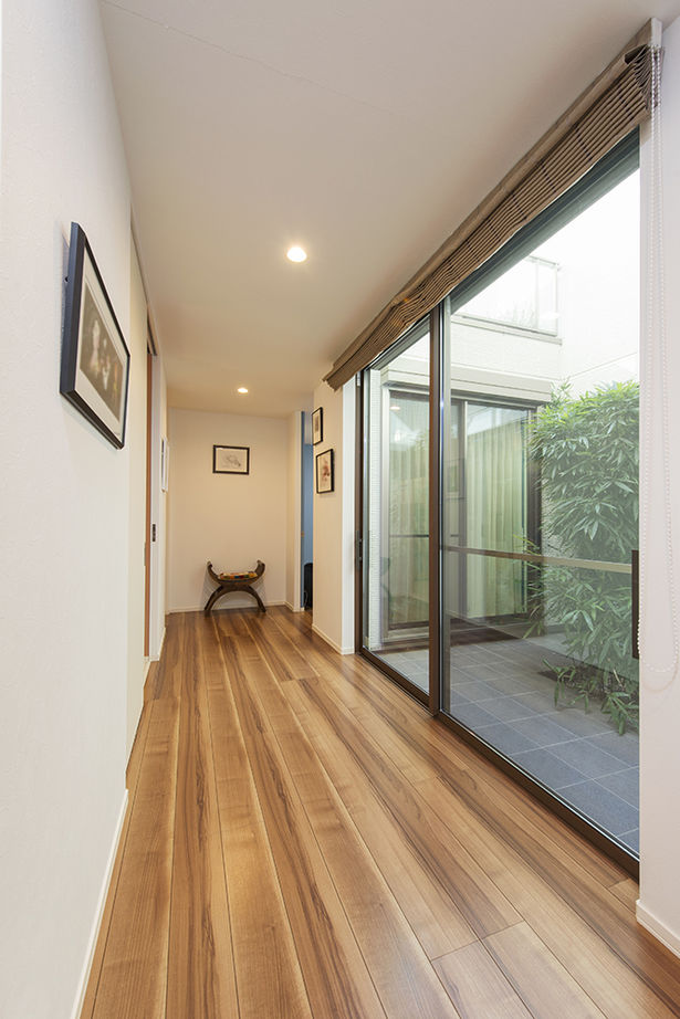 トヨタホーム 【65坪以下/屋上/大開口】明るさと開放感を重視の広々LDKを2階に。家族5人がゆったり暮らせる都市の3階建ての建築実例画像13