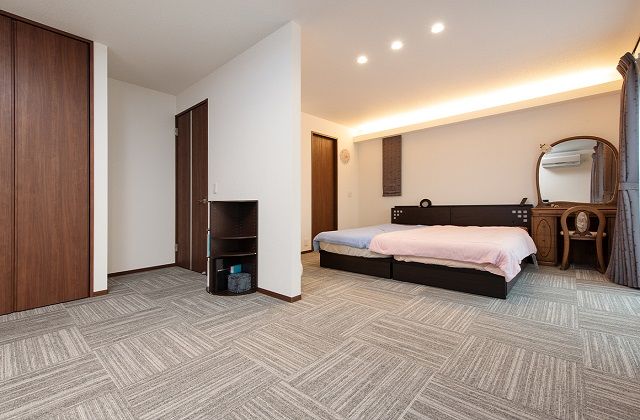 トヨタホーム 窓の向こうに広がる眺望を生かした開放的な2階LDK。大好きな自転車を楽しむこだわり空間も自慢の建築実例画像9