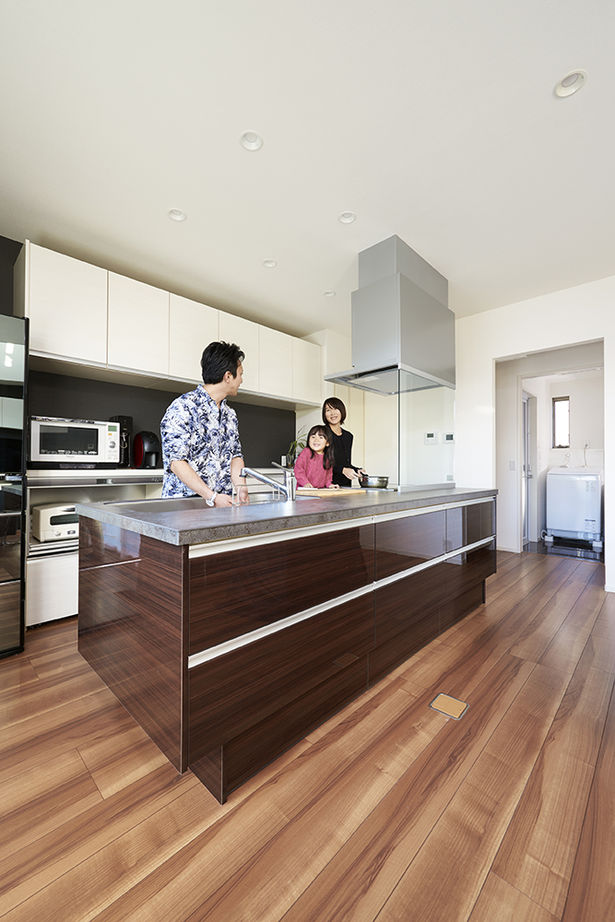 トヨタホーム 【40坪以下/全館空調/耐震・免震・制震】構造と全館空調が決め手。大きな吹抜けリビングに家族が集う日々の建築実例画像3
