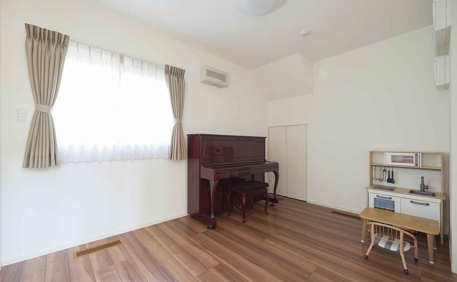 トヨタホーム 【40坪以下/全館空調/耐震・免震・制震】構造と全館空調が決め手。大きな吹抜けリビングに家族が集う日々の建築実例画像10