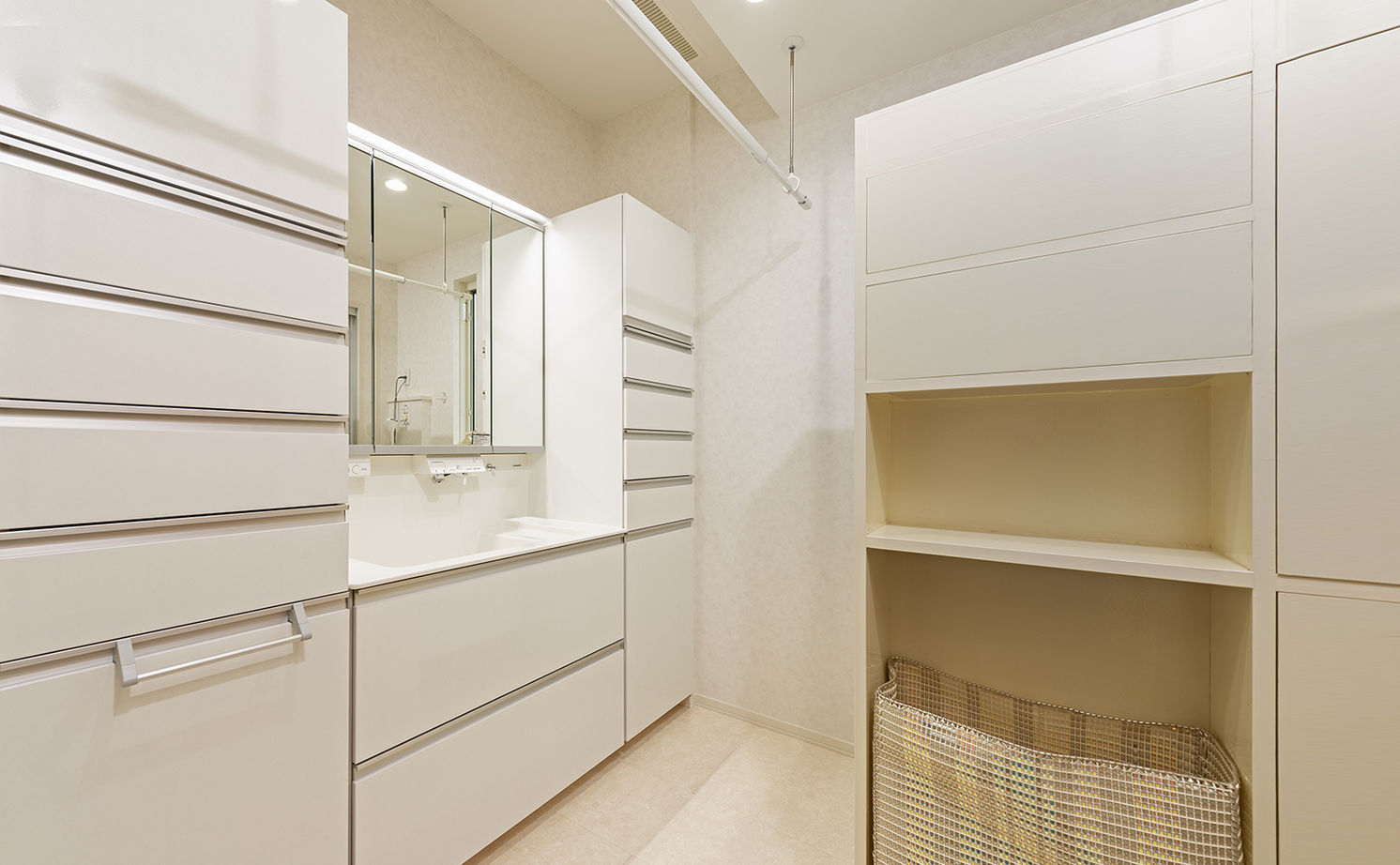 トヨタホーム 【40坪以下/平屋/大開口/太陽光発電】アメリカで暮らした、開放的で全館空調のある平屋の快適さを再現の建築実例画像14