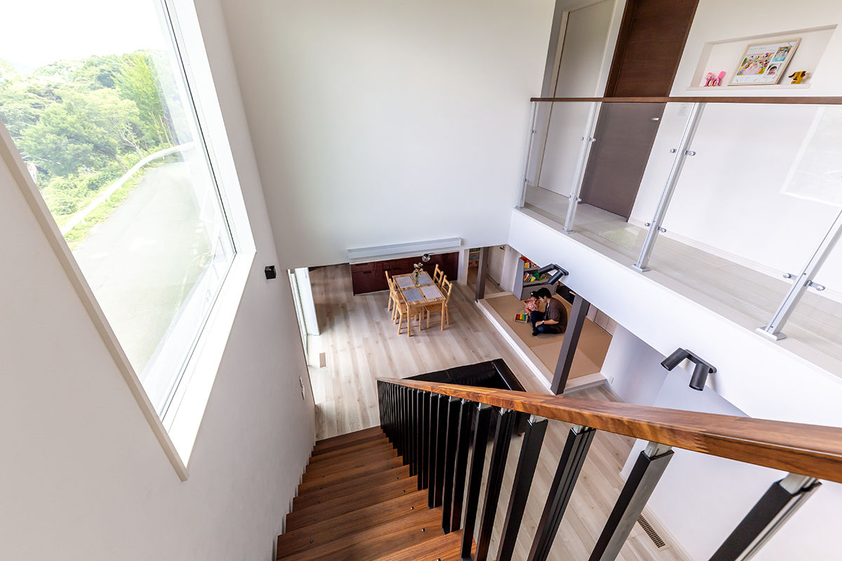 トヨタホーム 周囲の緑や美しい眺望を間近で感じられる、高台の住まいの建築実例画像5