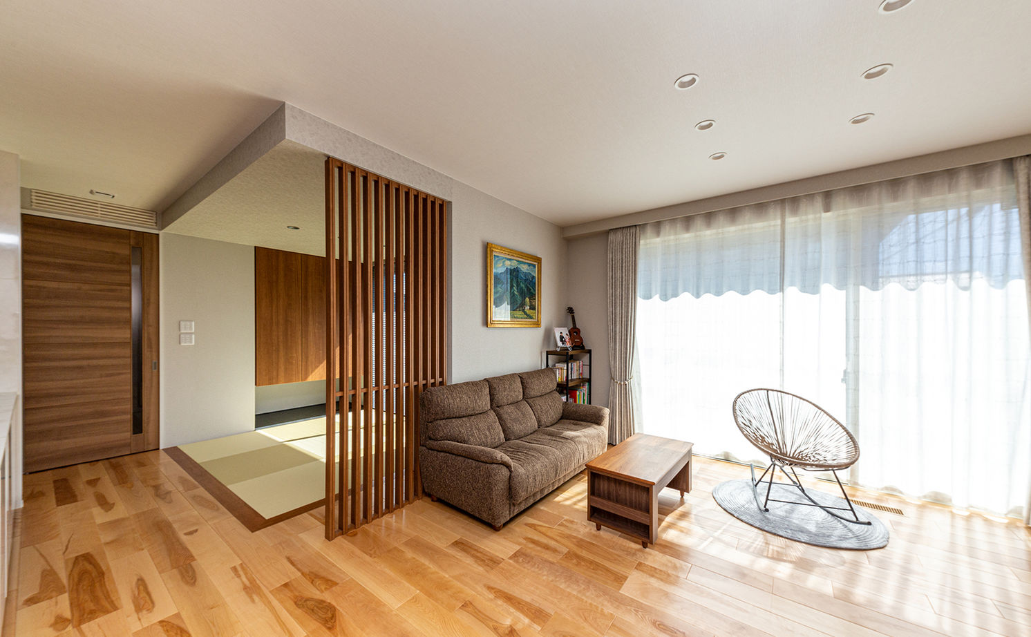 トヨタホーム 【45坪以下/全館空調/太陽光発電】シンプルな佇まいに、毎日の暮らしやすさと全館空調の快適さを詰め込んでの建築実例画像2