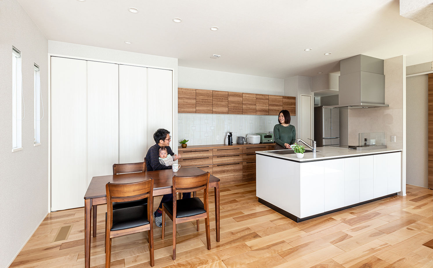 トヨタホーム 【45坪以下/全館空調/太陽光発電】シンプルな佇まいに、毎日の暮らしやすさと全館空調の快適さを詰め込んでの建築実例画像4