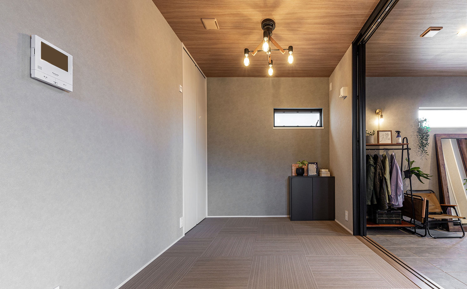 トヨタホーム 【40坪以下/オープンLDK/吹抜け】家族一緒の時間を大切にする、オープンでおしゃれな土間玄関がある住まいの建築実例画像5