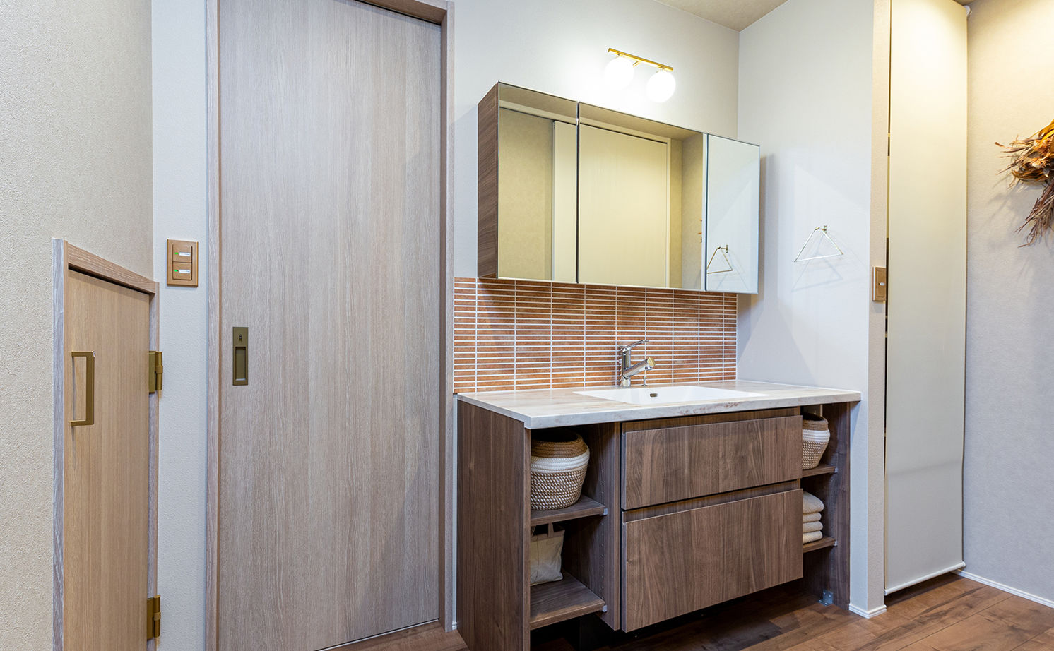 トヨタホーム 【40坪以下/オープンLDK/吹抜け】家族一緒の時間を大切にする、オープンでおしゃれな土間玄関がある住まいの建築実例画像10