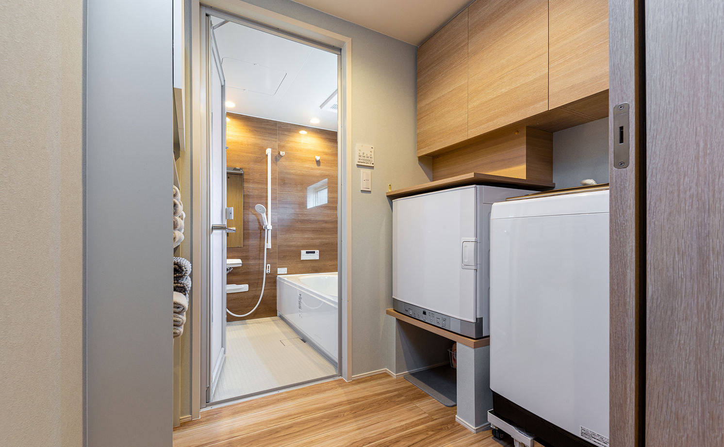 トヨタホーム 【40坪以下/オープンLDK/吹抜け】家族一緒の時間を大切にする、オープンでおしゃれな土間玄関がある住まいの建築実例画像11