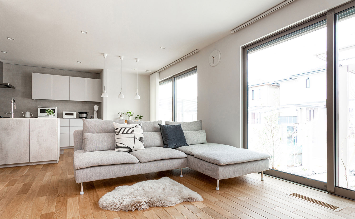 トヨタホーム 家族の気配を感じながら暮らせる、リビング中心のオープンな住まいの建築実例画像2