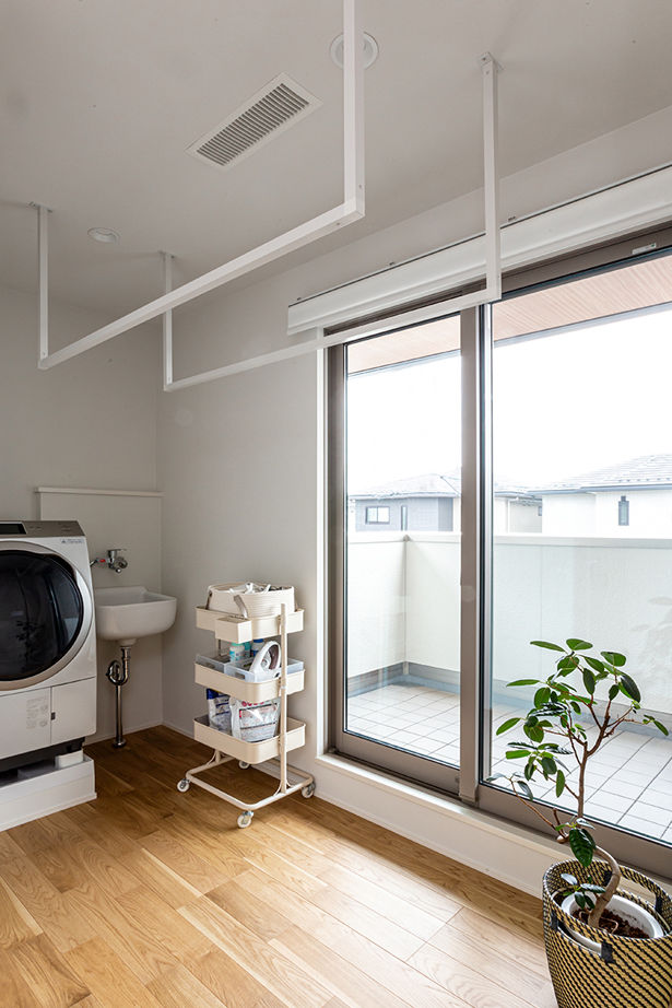 トヨタホーム 家族の気配を感じながら暮らせる、リビング中心のオープンな住まいの建築実例画像6