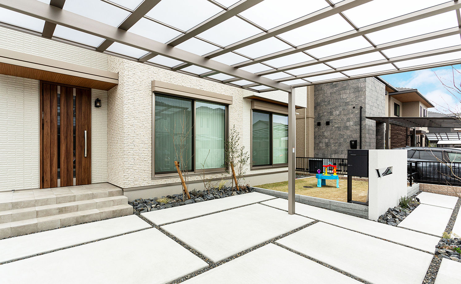 トヨタホーム 家族の気配を感じながら暮らせる、リビング中心のオープンな住まいの建築実例画像9