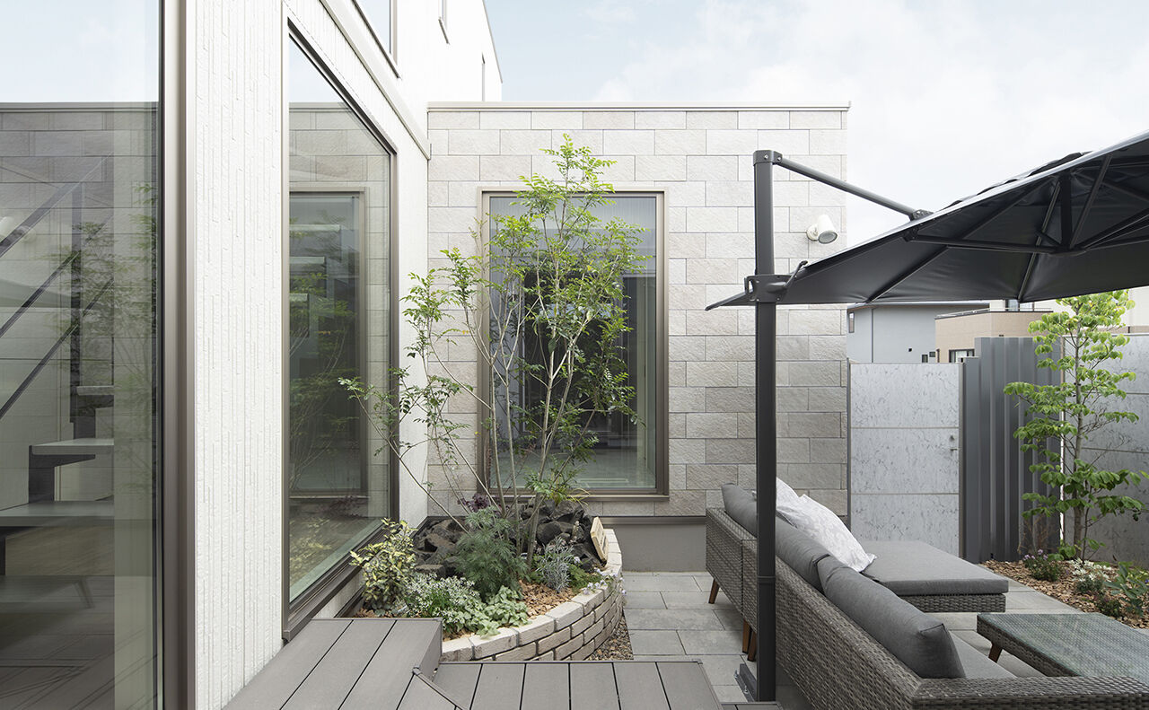 トヨタホーム 大切な家族と車を守る、中庭とインナーガレージのある住まいの建築実例画像5