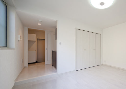 RC design 【4000万円台/間取り図有/３階建て/多世帯/賃貸併用住宅】多彩な照明が魅せるホテルライクなモダンハウスの建築実例画像8