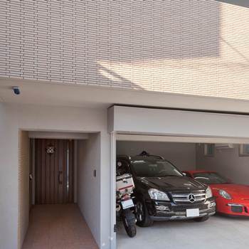 RC design 【ガレージハウス/4階建て】”やりたい”が詰まった。車2台とバイクの入る広々空間と光あふれるバルコニーの建築実例画像6