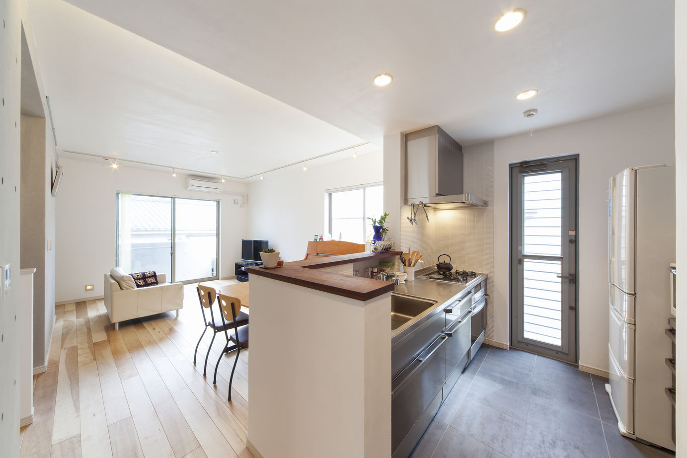 RC design 【3500~4000万円/二世帯/間取り】ナチュラルモダン×スタイリッシュ。多彩な顔を持つ魅力あふれる憩いの場の建築実例画像4