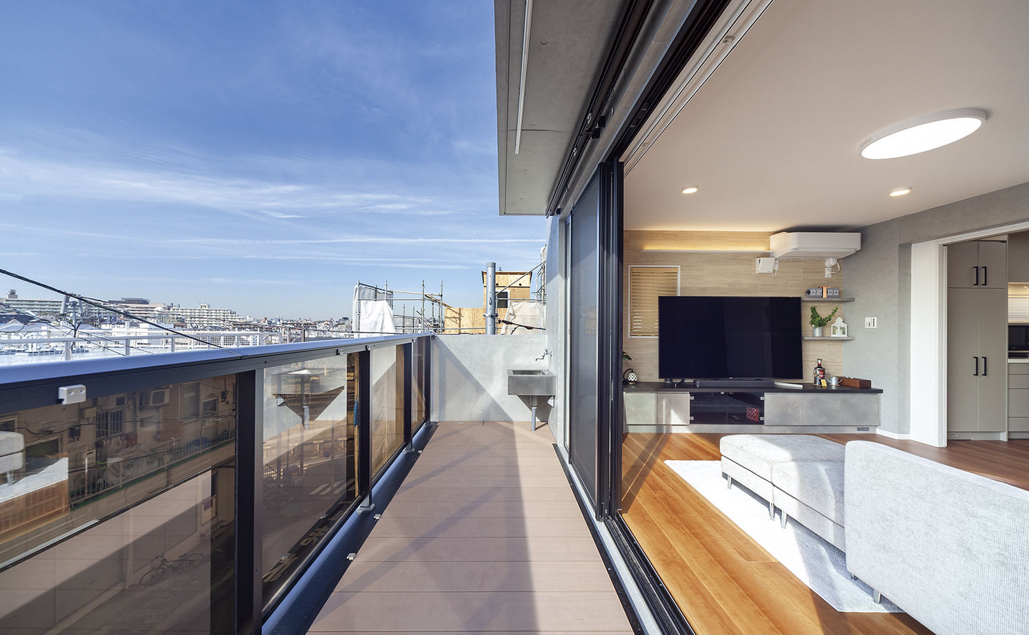 RC design 【間取り図有/３階建て/ガレージ】3階だからできる眺望のいいリビングと防音遮音で実現する趣味の暮らしの建築実例画像2