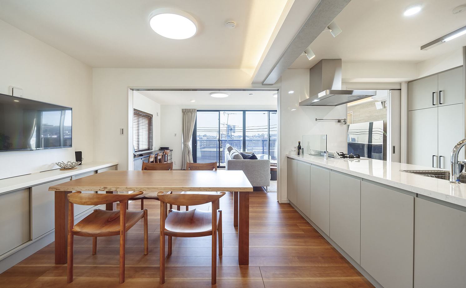 RC design 【間取り図有/３階建て/ガレージ】3階だからできる眺望のいいリビングと防音遮音で実現する趣味の暮らしの建築実例画像9