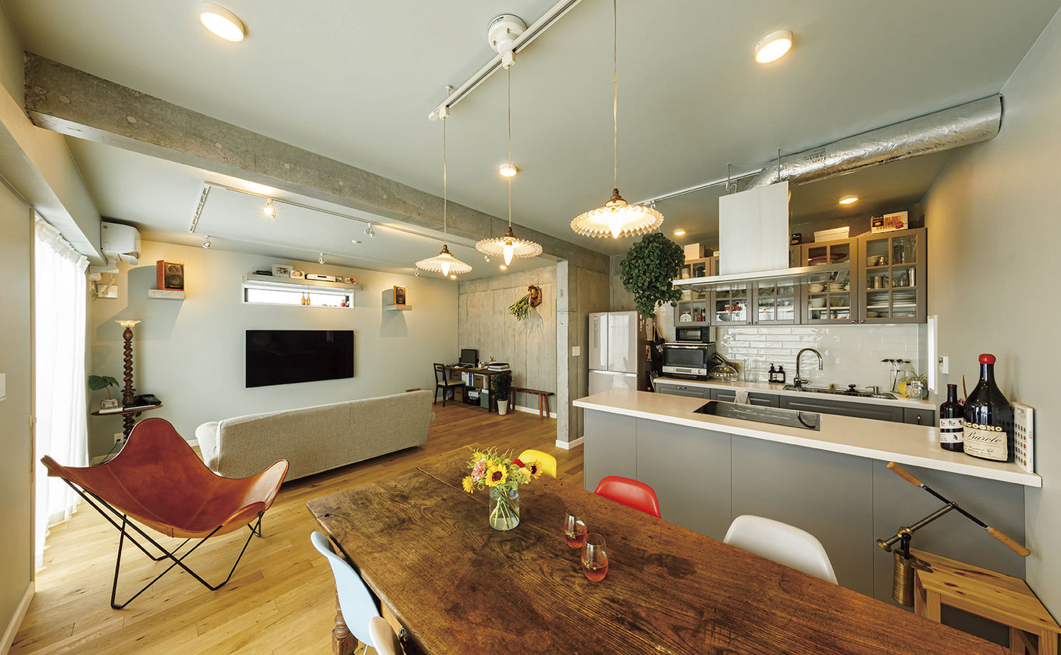 RC design 【間取り図有/３階建て/賃貸併用住宅】アンティーク惹き立てる温かみある空間と無駄をつくらない提案力の建築実例画像5