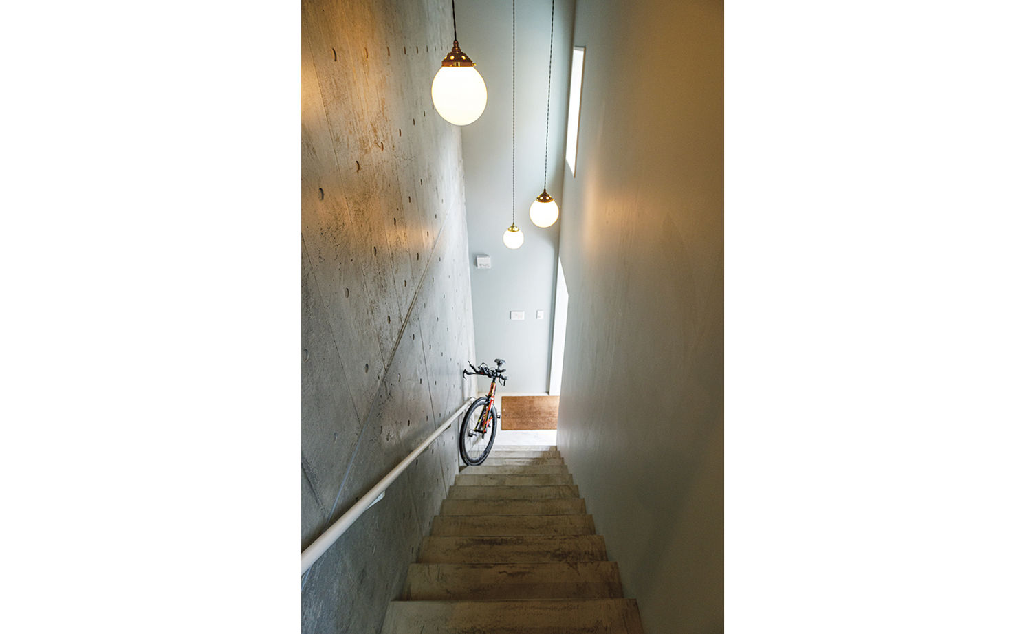 RC design 【間取り図有/３階建て/賃貸併用住宅】アンティーク惹き立てる温かみある空間と無駄をつくらない提案力の建築実例画像8