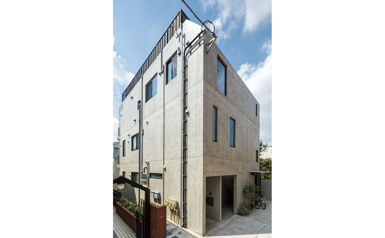 RC design 【間取り図有/３階建て/賃貸併用住宅】アンティーク惹き立てる温かみある空間と無駄をつくらない提案力の建築実例画像10