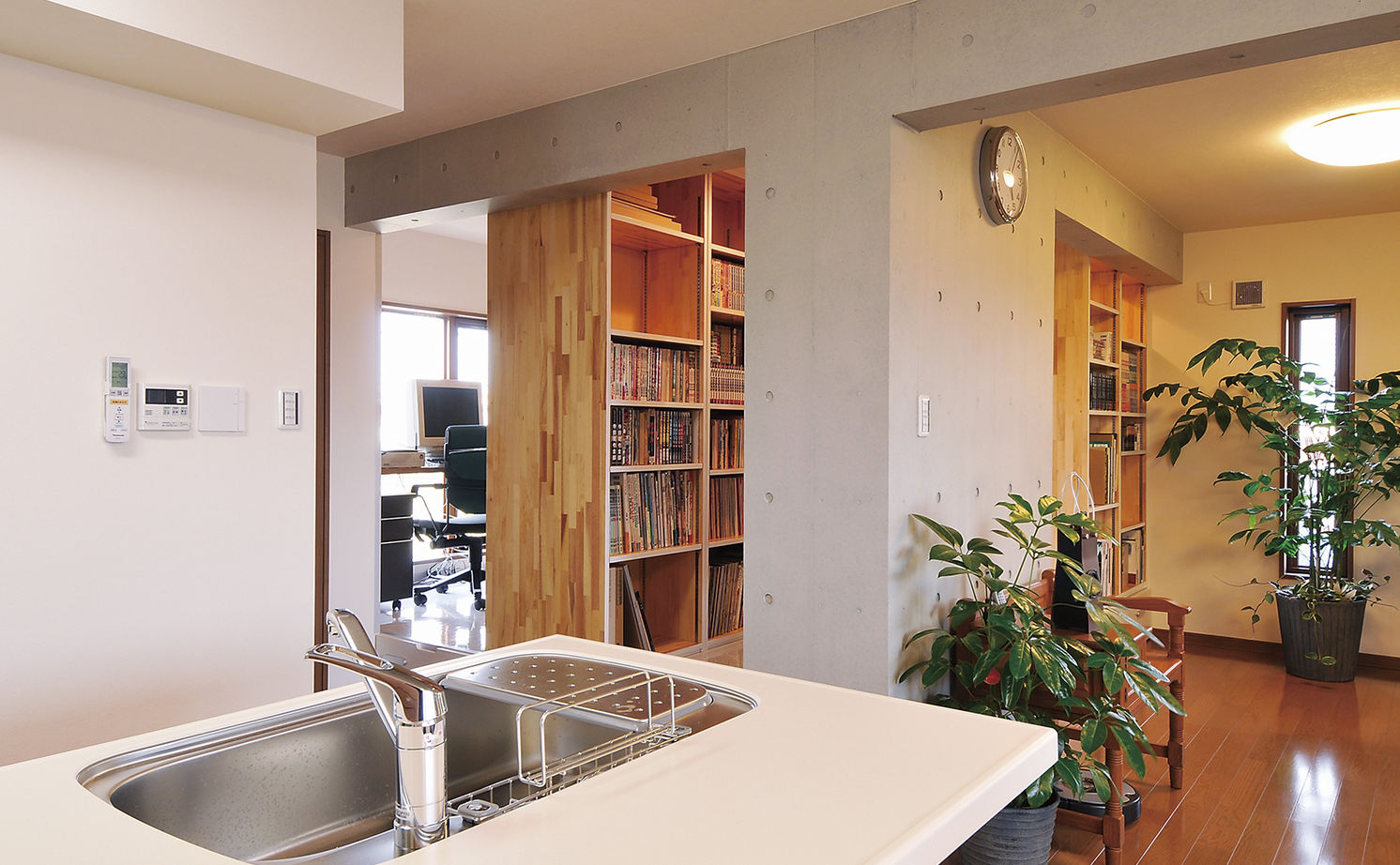 RC design 【間取り図有/3階建て/多世帯/バリアフリー】各世帯の要望はもちろん、将来を見据えた高性能で快適な住まいの建築実例画像7