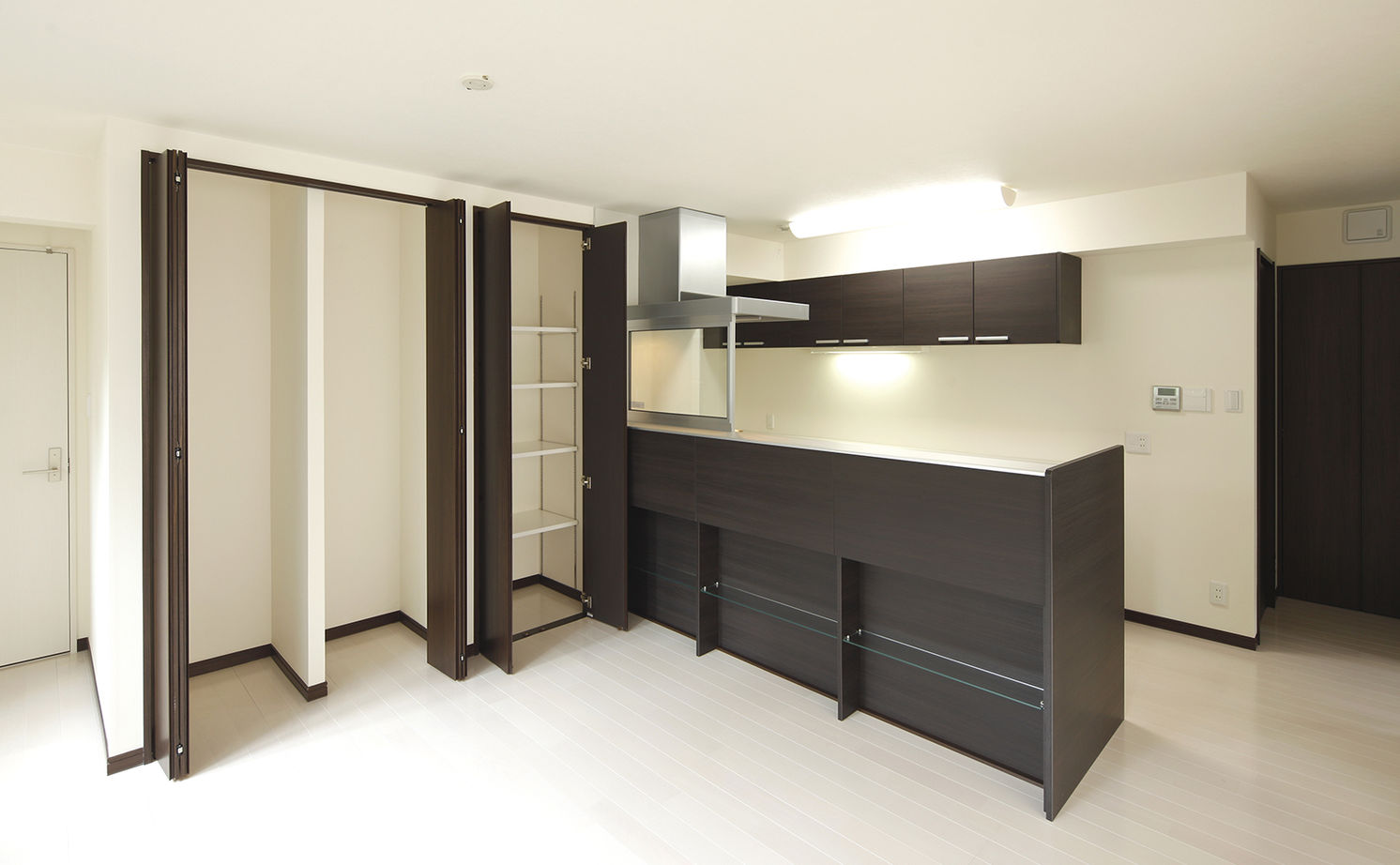 RC design 【間取り図有/3階建て/多世帯/バリアフリー】各世帯の要望はもちろん、将来を見据えた高性能で快適な住まいの建築実例画像13