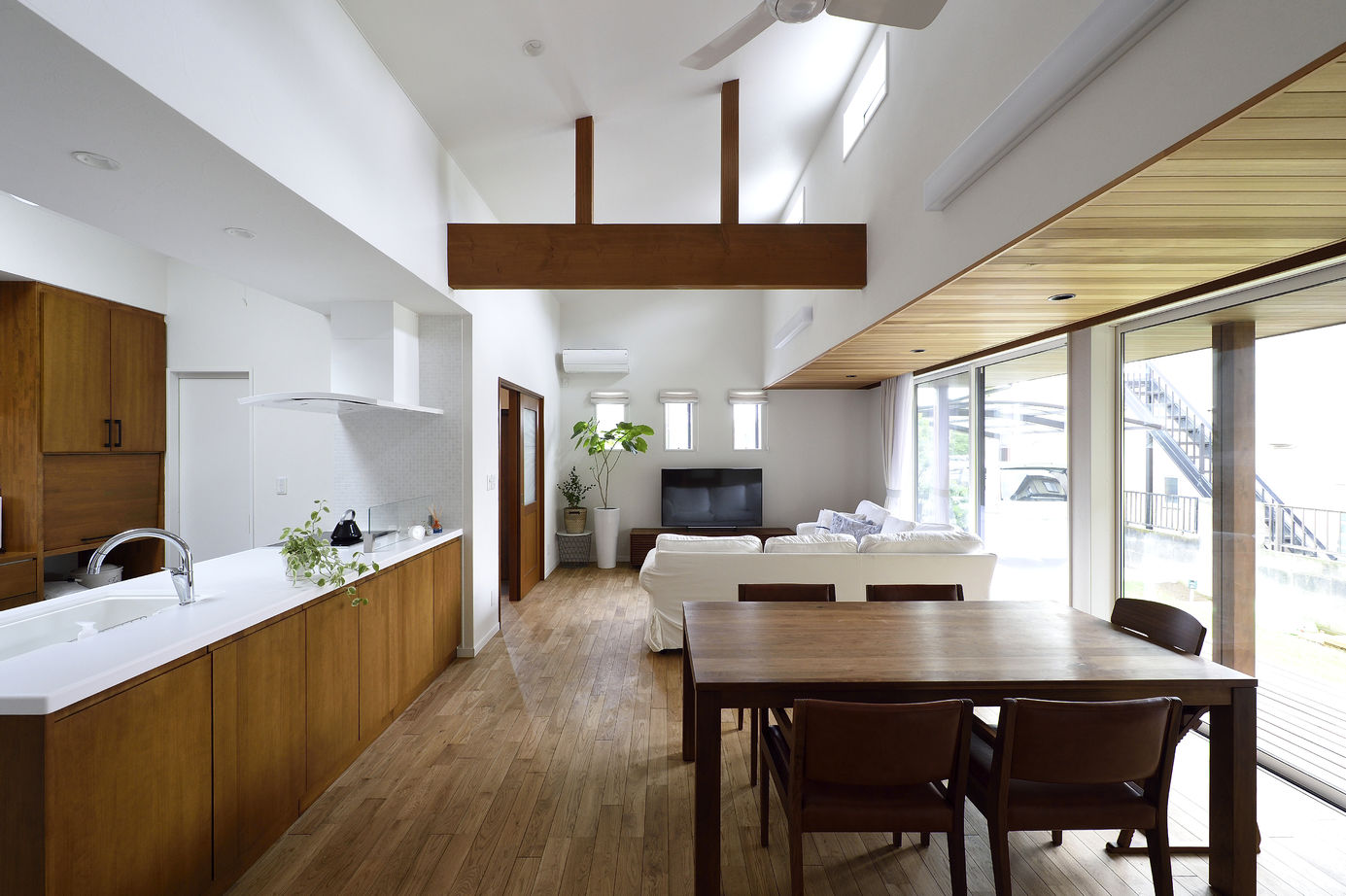 大進建設 【平屋／間取り図あり】「繋がる庭」のある平屋。モデルハウスを参考に建てた、キレイな空気の住処の建築実例画像1