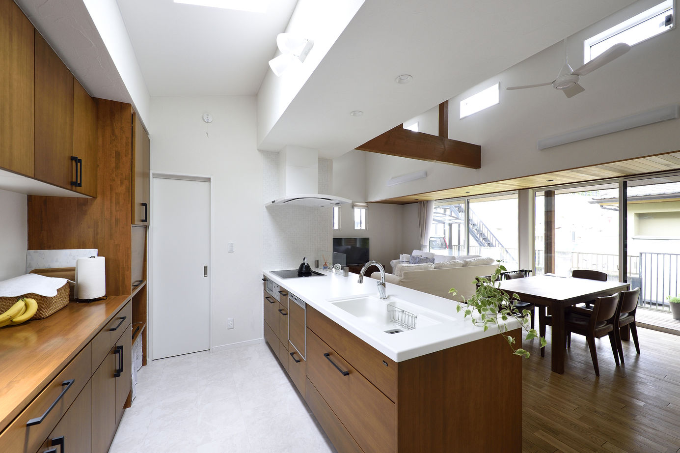 大進建設 【平屋／間取り図あり】「繋がる庭」のある平屋。モデルハウスを参考に建てた、キレイな空気の住処の建築実例画像2