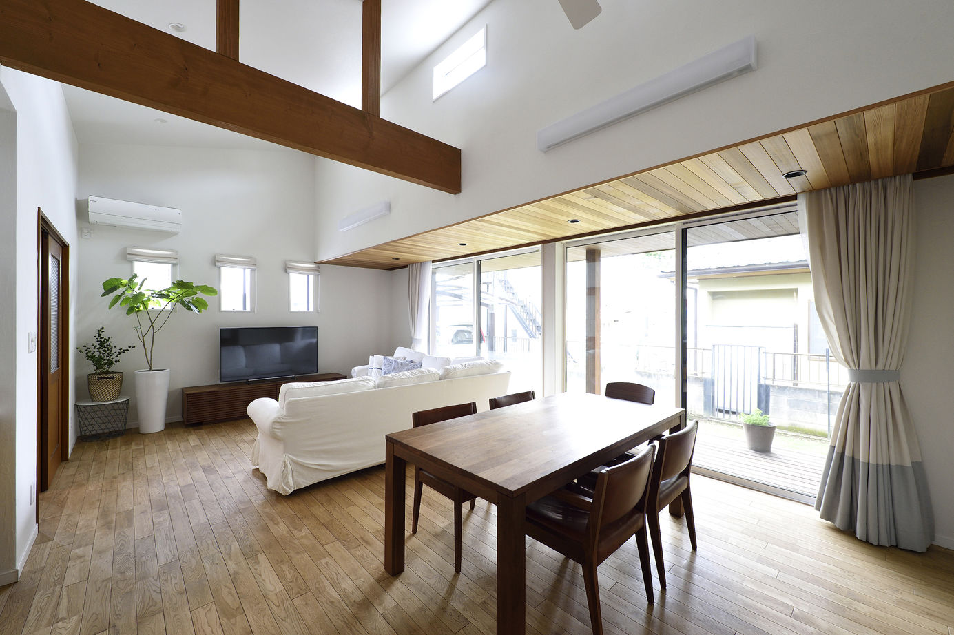 大進建設 【平屋／間取り図あり】「繋がる庭」のある平屋。モデルハウスを参考に建てた、キレイな空気の住処の建築実例画像3