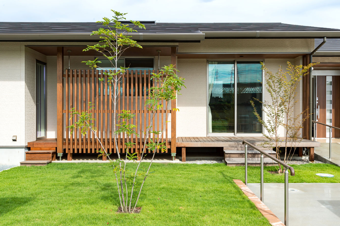 大進建設 【平屋／使える間】ウチ・ソト空間を「使う」ために、プライバシーに配慮した環境をつくるの建築実例画像1