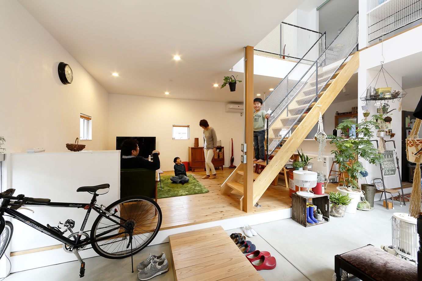 D'S STYLE（ディーズスタイル） 【1500万円台】外からの視線を気にしないプライベートな中庭の快適空間は、遊び心満載のお家＜間取り有＞の建築実例画像4