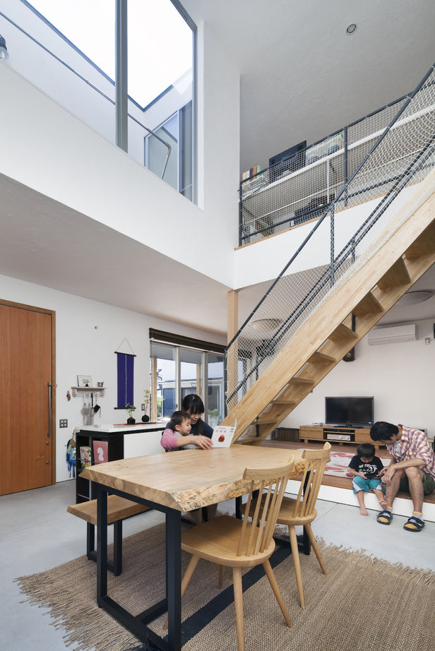 D'S STYLE（ディーズスタイル） 黒カベ真シカクのお家は「和」のテイスト。縁側・土間のあるゆったりとした寛ぎ空間広がります＜間取り有＞の建築実例画像3