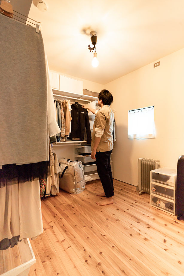 D'S STYLE（ディーズスタイル） テラスに面した吹き抜けの土間＆趣味を楽しむ離れが魅力。アーバンインダストリアルがテーマの開放的な家の建築実例画像5