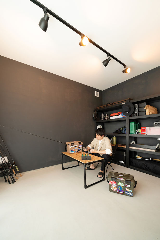 D'S STYLE（ディーズスタイル） テラスに面した吹き抜けの土間＆趣味を楽しむ離れが魅力。アーバンインダストリアルがテーマの開放的な家の建築実例画像6