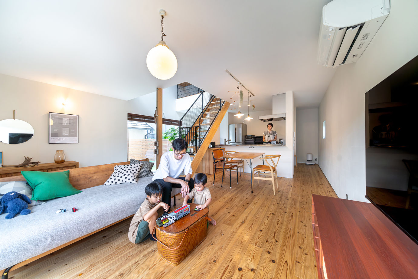 D'S STYLE（ディーズスタイル） D’S STYLEのモデルハウスに一目惚れ！土間・庭・吹抜け・素材にこだわって建てた『家族と快適に過ごす家』の建築実例画像2