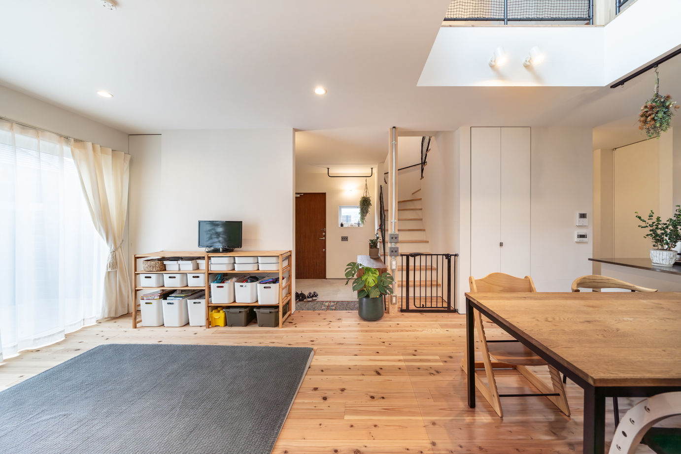 D'S STYLE（ディーズスタイル） スムーズな家事ができるよう配置された間取りにおしゃれにインテリアされた２階建ての家の建築実例画像10