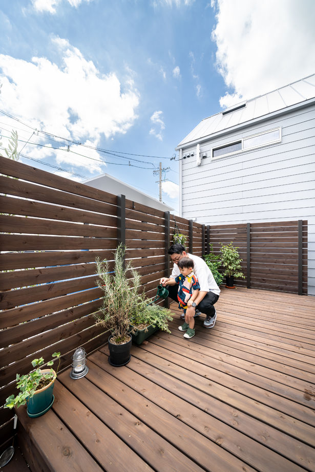 D'S STYLE（ディーズスタイル） 玄関土間×広々としたLDK×吹抜けであふれる開放感！家族が快適に過ごせるハコ型の家の建築実例画像4