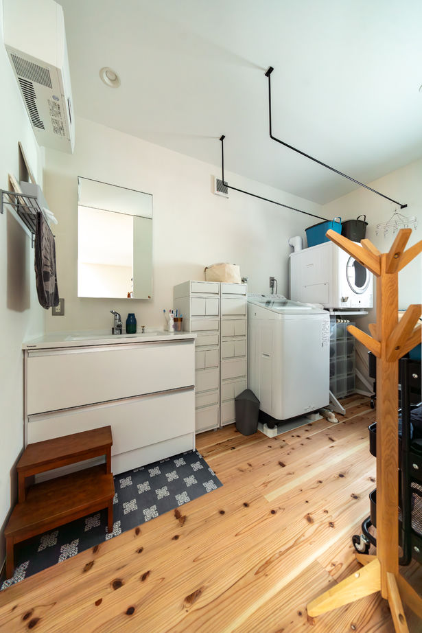 D'S STYLE（ディーズスタイル） 玄関土間×広々としたLDK×吹抜けであふれる開放感！家族が快適に過ごせるハコ型の家の建築実例画像6