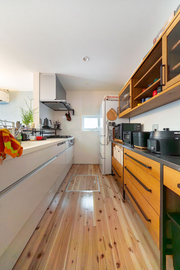 D'S STYLE（ディーズスタイル） 玄関土間×広々としたLDK×吹抜けであふれる開放感！家族が快適に過ごせるハコ型の家の建築実例画像7