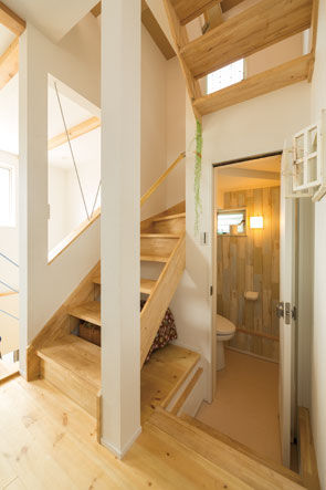 一級建築士事務所　フォルム 【1490万円/間取り図有/地下室】プライバシーや採光を計算した外観に、ストリップ階段で風通しも抜群の家の建築実例画像4