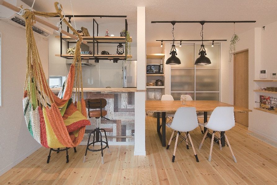 一級建築士事務所　フォルム 【1900万円/家事動線/自然素材】吹き抜け＆小上がり畳の開放感。スッキリ片付く工夫満載のおうちの建築実例画像2