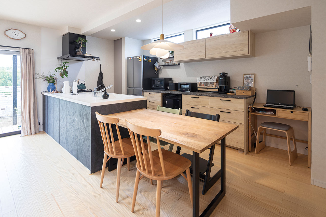 一級建築士事務所　フォルム 【2100万円／吹抜／収納充実／間取図】限られた予算でも第一種熱交換換気を実現！心地よさと緑と暮らす家の建築実例画像5