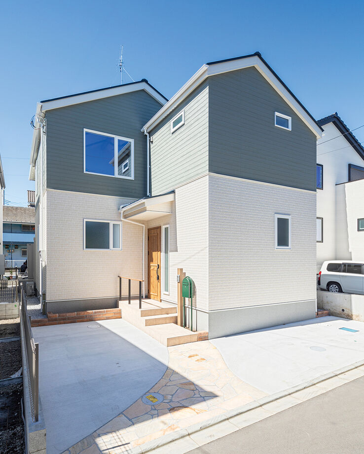 一級建築士事務所　フォルム 【2000万円台／延床31.8坪／2階リビング／家事動線／収納充実】シンプルで清々しい。勾配天井の心地よい家の建築実例画像3