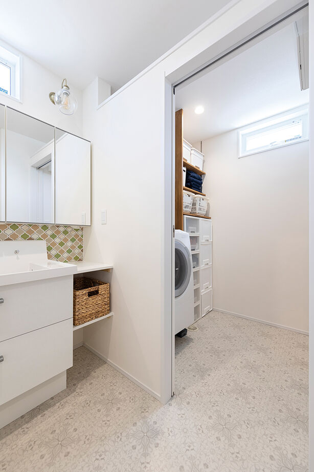 一級建築士事務所　フォルム 【2000万円台／延床31.8坪／2階リビング／家事動線／収納充実】シンプルで清々しい。勾配天井の心地よい家の建築実例画像8